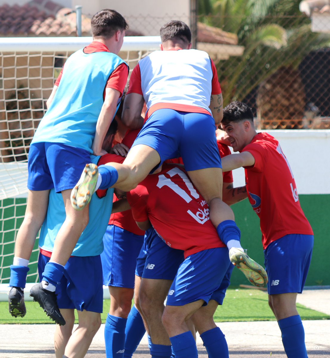 CRÓNICA | Os dejamos el resumen de la victoria de nuestro equipos ante el CD El Alamo (0-1) con el gol de <a href="/SofioGuillermo/">Guille Sofío</a> , las paradas de Nando, el recital de <a href="/DiegoGarcia_08/">Diego</a> y el partidazo de todos. Todas las fotos en:

realaranjuezcf.es/es/news/cd-el-…

#VamosAranjuez #OrgulloRibereño