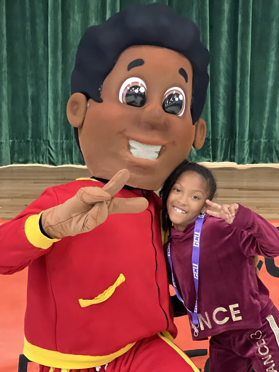 The energy at Project P.A.S.S. was beyond words! We demonstrated reading strategies, parent tips, plenty giveaways, and an electrifying presentation by Cornbread! It’s was great to see so many students already familiar w/the Cornbread book series. Thanks to <a href="/CISJAX/">CIS Jacksonville</a> &amp; <a href="/imastarjax/">I'm A Star Foundation</a>