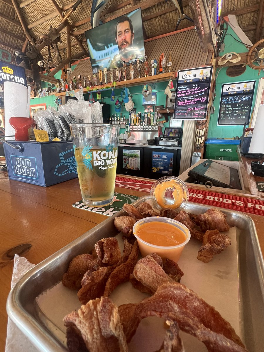 A Beer and some bacon at a dive bar in Pine Island! #divebar