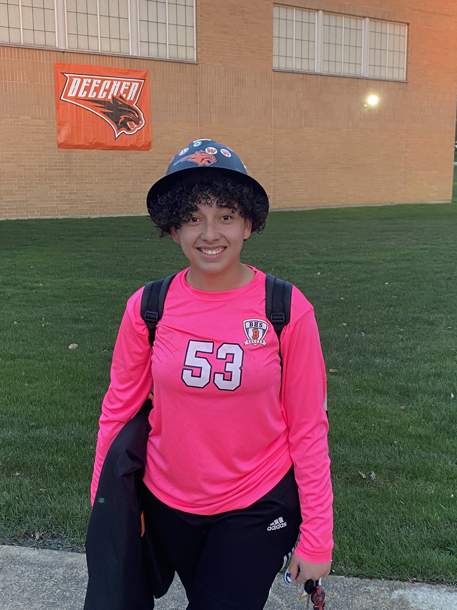 Girls had a nice bounce back! 🖤🧡⚽️

BlueCollar Bobcat Hardhat gets passed to @Taylorkillis for her first clean sheet back.

#beechergirls #bluecollar #family