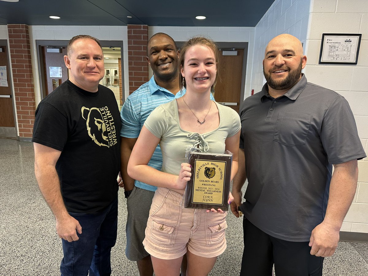 Congratulations to Cora Flynn for receiving the award for #MentalToughness!! 
#GBWrestlers