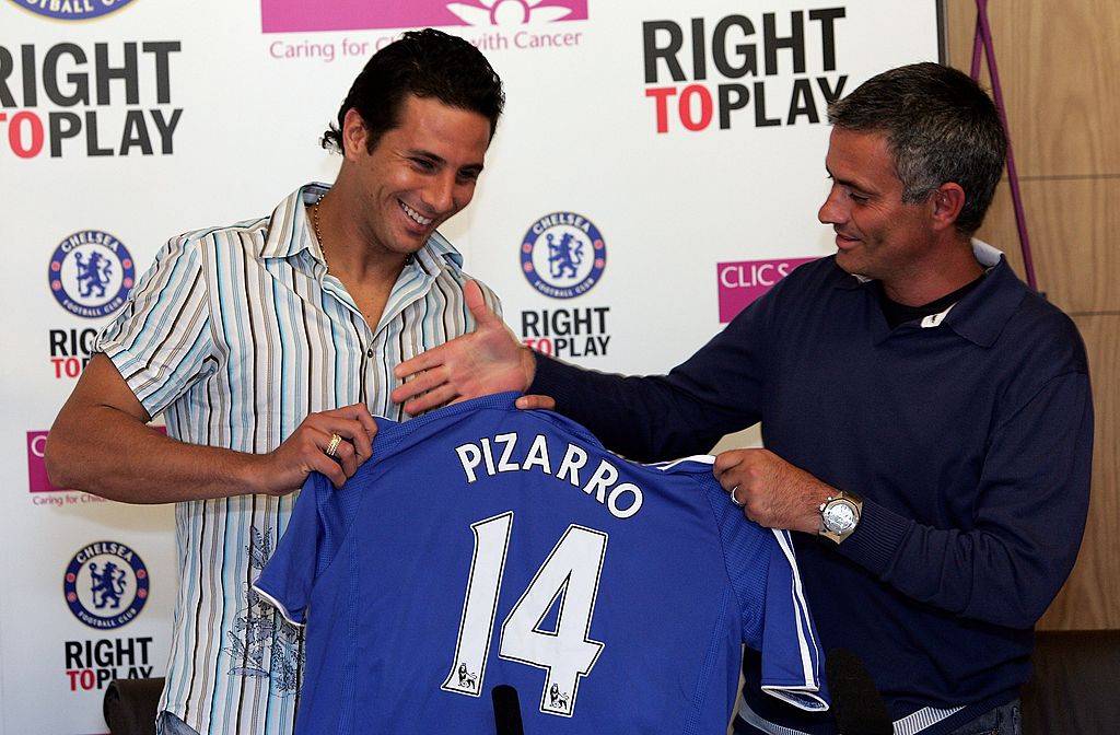 actualtransfers's tweet photo. Claudio Pizarro - Bayern Munich to Chelsea (2007) https://t.co/ETEJO5DFGC
