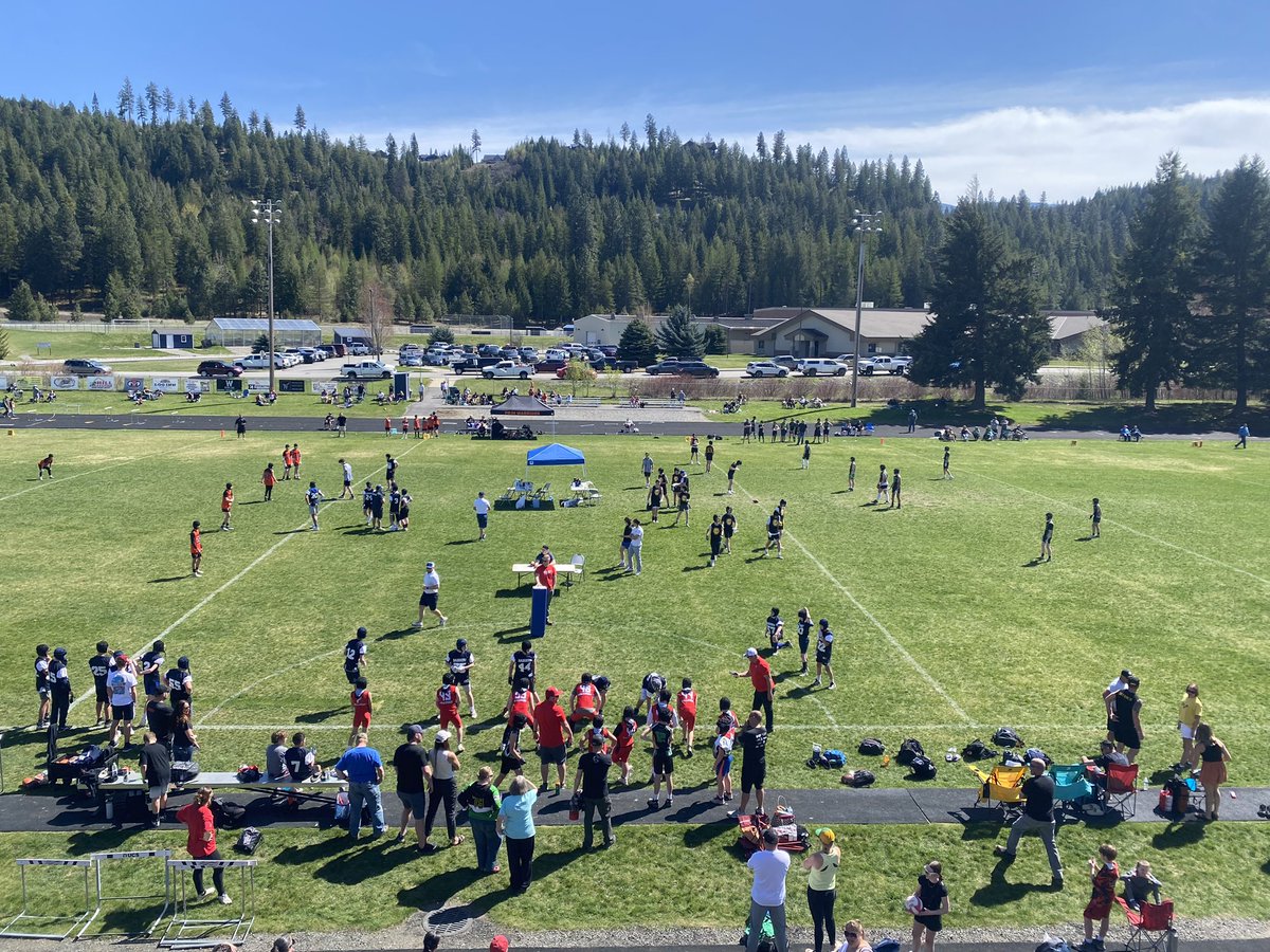 CoachKSwift's tweet photo. Great day for football!! Thanks to all who made the journey up. #TopofIdahoShowdown https://t.co/k99TDz58oe