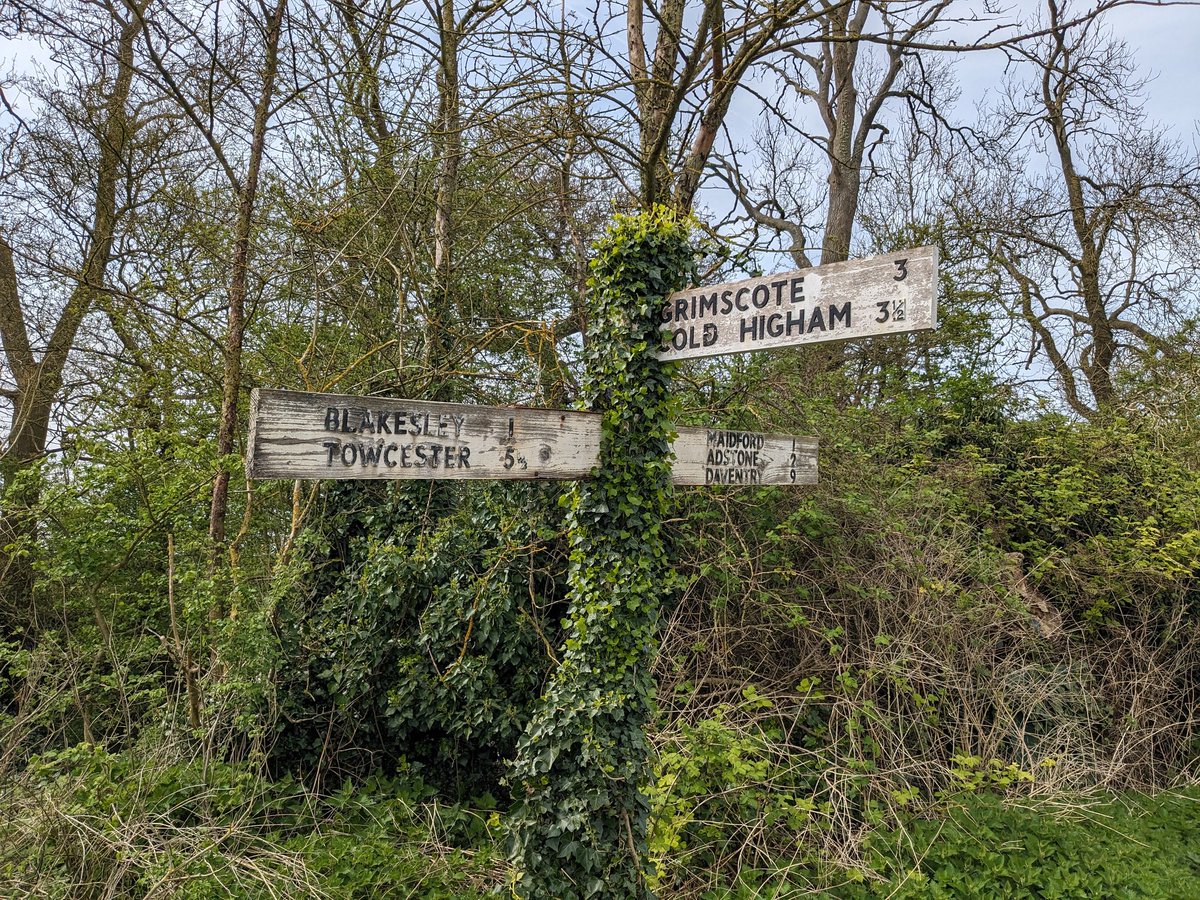 Very fond of this ivy-covered road sign we found yesterday @BritishSigns