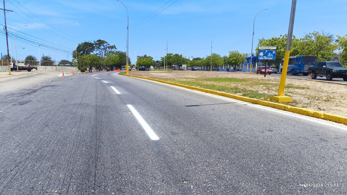 #14Abr | Así avanzan los trabajos de demarcación vial en la avenida Carúpano de la ciudad de Cumaná, como parte de las acciones realizadas por el @INTTContigo en atención a los reportes del 1x10 del Buen Gobierno en el estado Sucre

#DaleConMaduro