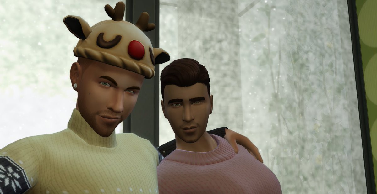 It's time for some Winterfest pictures! Joaquin also discovers he likes to take pictures! Look at them ♥