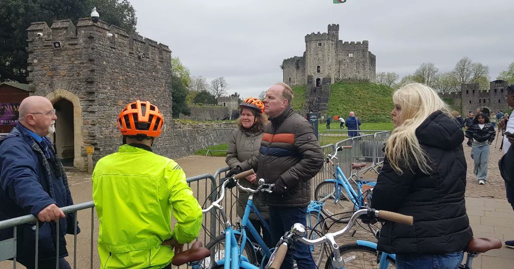 DingCycleTours's tweet photo. Always good to bump into interesting people on our tours. This weekend we met castle guide Gareth, Leighton modelling a kilt and cheered on the Big Moose runners - with customers Ed (USA), AJ &amp; Debbie (NL), Krista (Pontypridd), Richard (Cardiff). 
#cardiff #cycling https://t.co/wejKsDEEq0