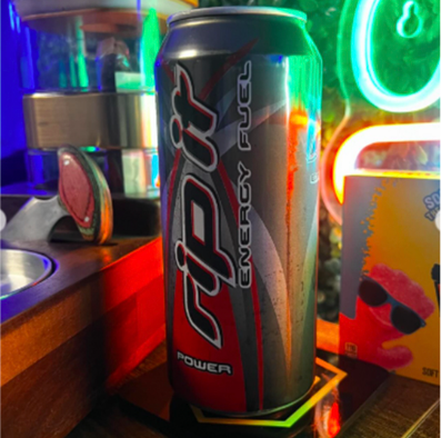 RIPITEnergyFuel's tweet image. Look at all that Power right at your fingertips! 📷 yourpappi #RipIt #EnergyFuel #power