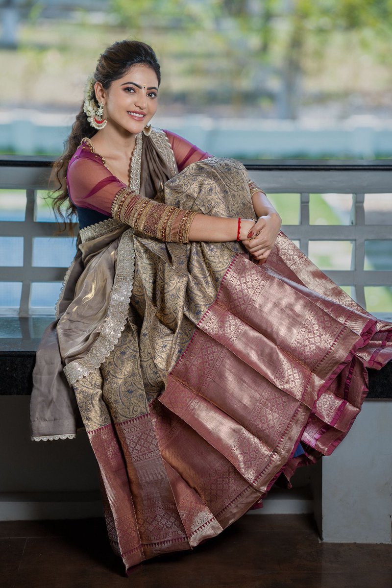 Beautiful #AthulyaRavi latest photoshoot in saree! ❤️

🌸 @AthulyaOfficial