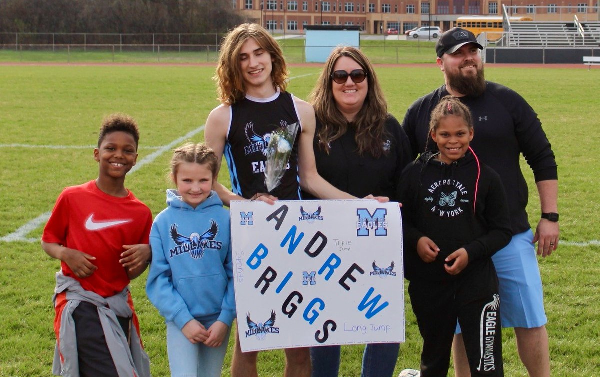 MidlakesX's tweet photo. Great first meet in the books - some PRs, lots of wins, and a good foundation set for the rest of the season! Excited to head up to Williamson for our next meet on Tuesday! https://t.co/YAEaaqJTMl
