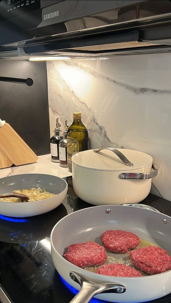 giuliadelucax's tweet photo. Today cooking to share 🥰
I love doing this ❤️ https://t.co/ej2oY8RLFY