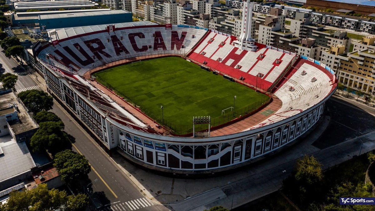 𝐇𝐮𝐫𝐚𝐜á𝐧 - 𝑻𝒐𝒎á𝒔 𝑨𝒅𝒐𝒍𝒇𝒐 𝑫𝒖𝒄ó Su primer estadio tuvo su apertura el 17 de agosto de 1924, con una capacidad para 12.000 personas y llevaba el nombre del presidente honorario de la institución, Jorge Newbery. 🔄 En 1939 comenzó el proyecto para hacer un estadio