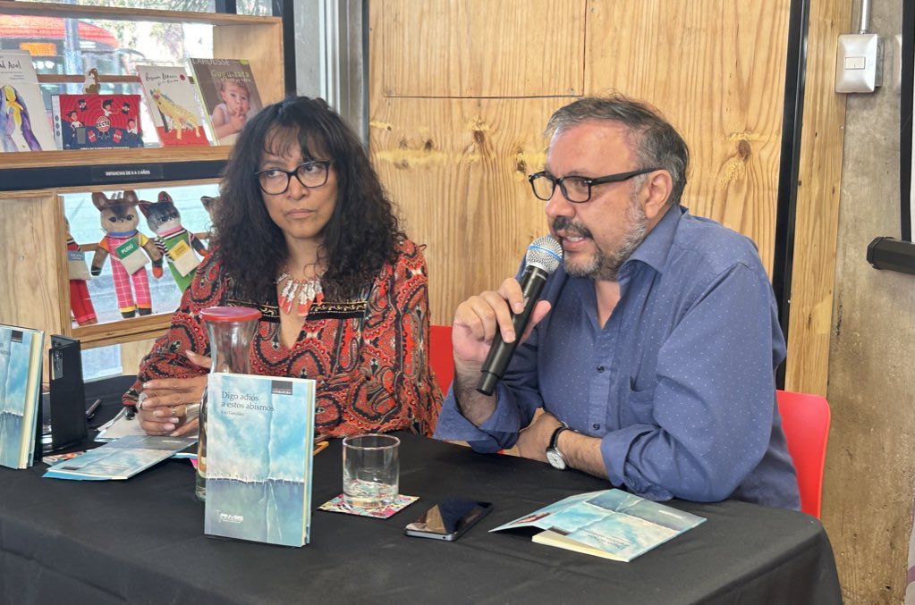 filchile's tweet image. Presentación del libro: Digo adiós a estos abismos con #KrisGonzález #ChristianFigueroa 

#FILCS24 #LeerEsPoder