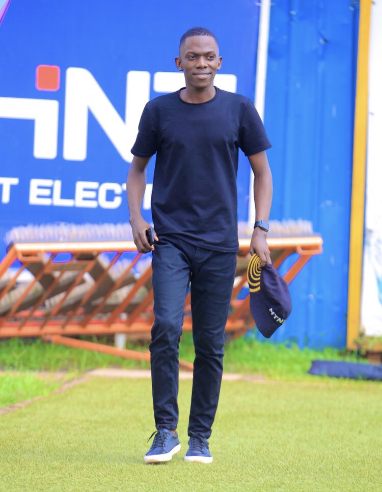 Thank you @martinayebare5 for the good heart and all the sponsers, @Oscarkampala among others @KCCAFC Home. Pc @saadShots 📸🔥🔥🤞