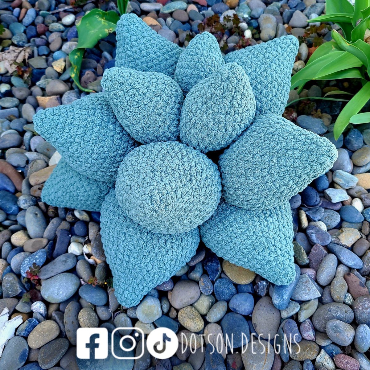 2 weeks and 3 skeins of yarn later I finally finished my succulent pillow and im OBSESSED 🪴

Pattern by lanarumi.crochet on Etsy

#succulent #plant #plantsmakepeoplehappy #crochetersofinstagram #crochetaddict #crochet #crocheting #amigirumi #pillow #handmade #plants #spring