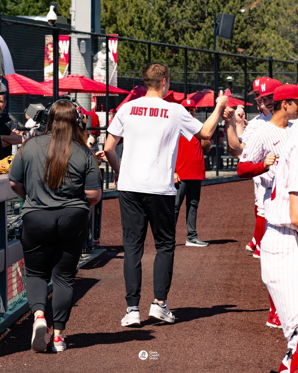 Coaching on the hardwood and pitching it from the mound. What can’t @WSUCougarsMBB’s David Riley can’t do. First Pitch Vibes brought to you by @GesaCU #GoCougs