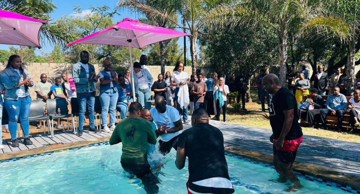 cothplk's tweet photo. Baptism Sunday @cothplk https://t.co/3HiGQzV3o0