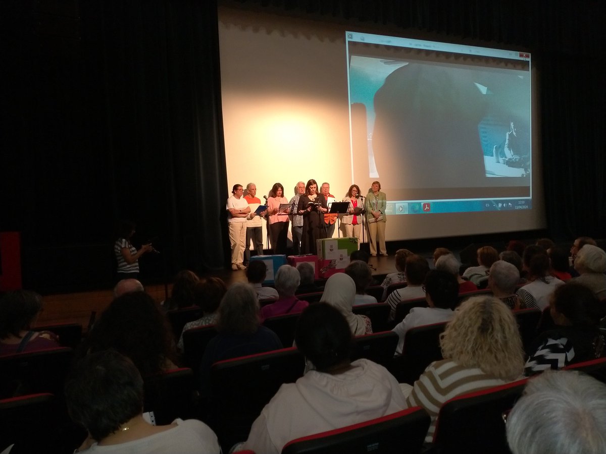 AblogEp's tweet photo. El sábado Jornada Lectora FAEA. 
Presentación conjunta a partir de '¿Sueñan los androides con ovejas eléctricas?'. Con Grupo de Lectura de Avanzando, Murcia; Café y Libros del CEPA de Vista Alegre y Taller de Literatura y Libros epAlv.
Muy contentos 😀 📚 https://t.co/EseGMa3qgW