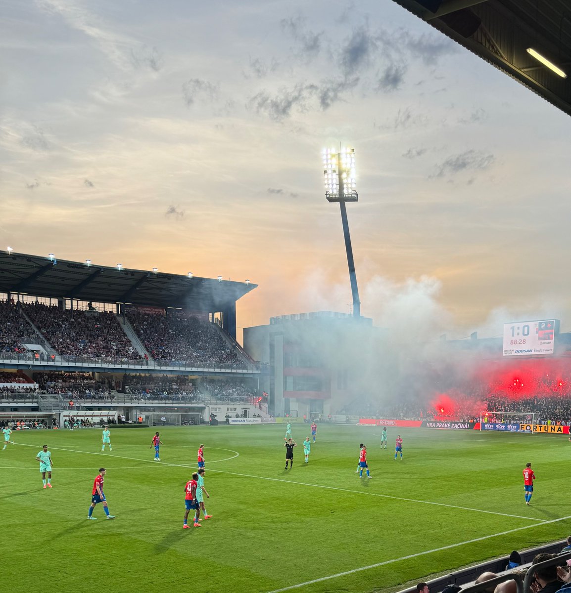 Sperlasso's tweet image. Co na to říct? Dweh &amp;amp; Hranáč masterclass
💪❌🛡️ #fcvp #levely