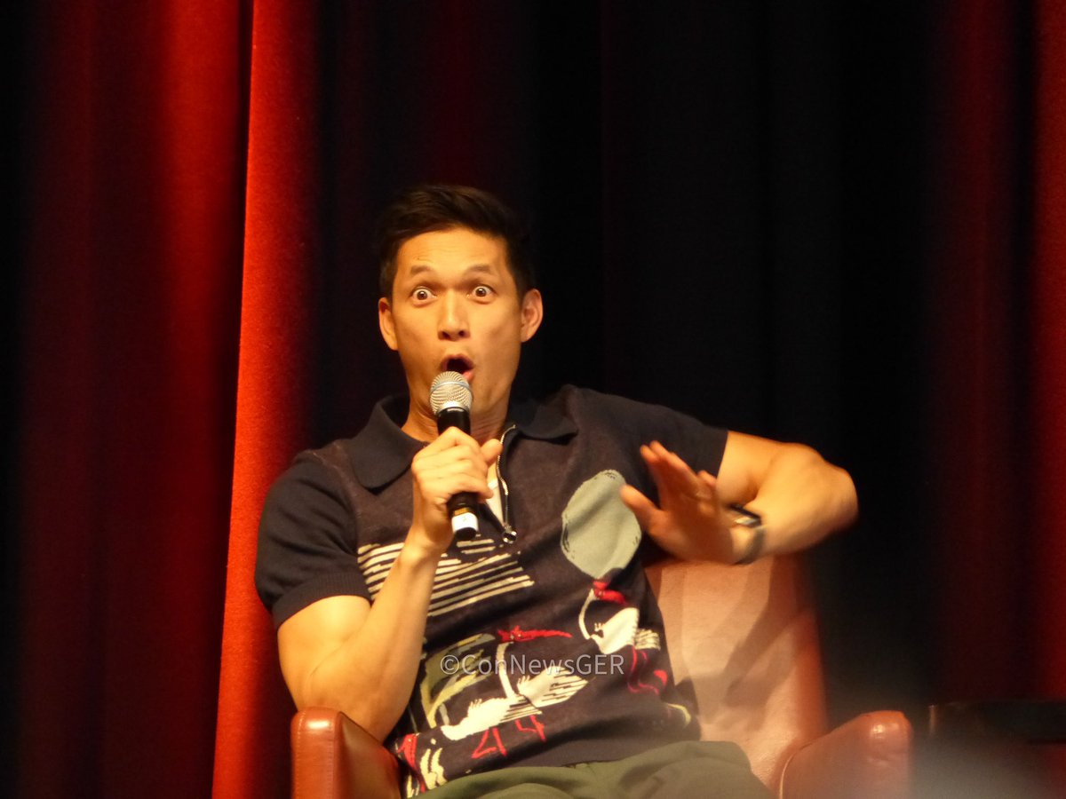 Harry Shum Jr. dieses Wochenende bei der Mortal Hunters Con in Düsseldorf ☺️

#shadowhunters #harryshumjr #mortalhunterscon #mortalhunters3