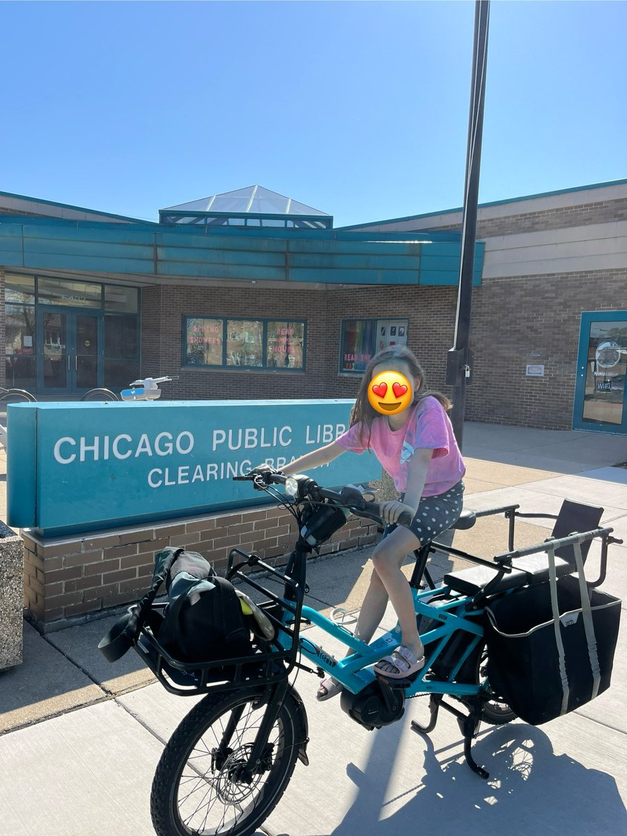 If my math is right, this is @chipublib 44/81 that we’ve visited. As always, navigating around rail yards, the canal, and MDW makes accessing the SW library branches especially challenging.