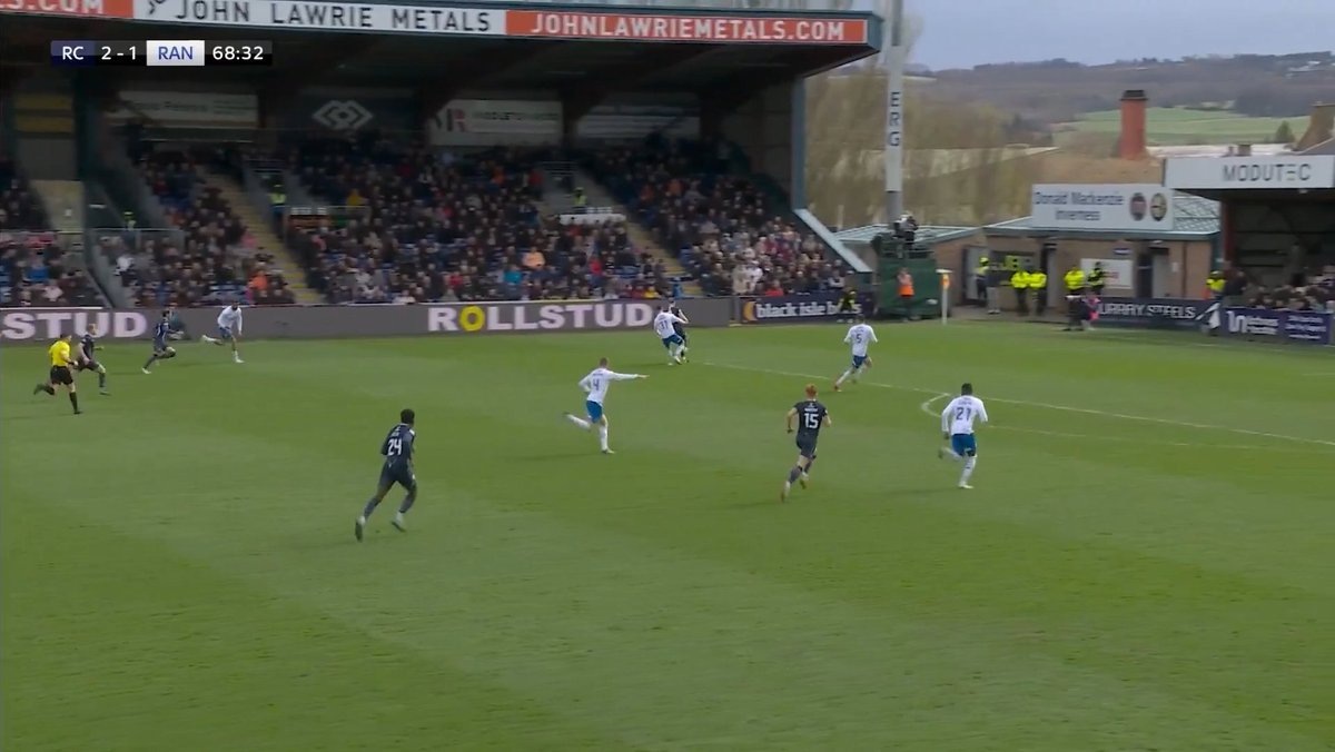 Lundstram here, doing the classic bit where he points at someone else to cover a runner, but doesn't bother tracking the actual danger from midfield himself. He's by no means Rangers' only issue, but he's one of our biggest.