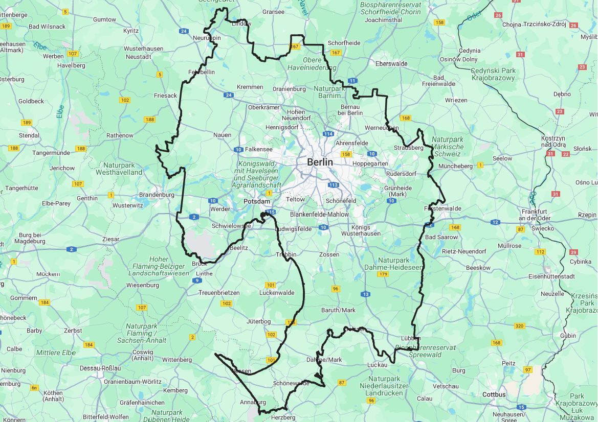simongerman600's tweet photo. In 2008 I moved from Berlin to Melbourne. At the time both cities had the same population but Melbourne was seven times larger. Urban sprawl in action. When Aussies wonder why maintaining our road, rail, power, and sewage infrastructure is so expensive I show them this map... https://t.co/m4qdFwNX2k