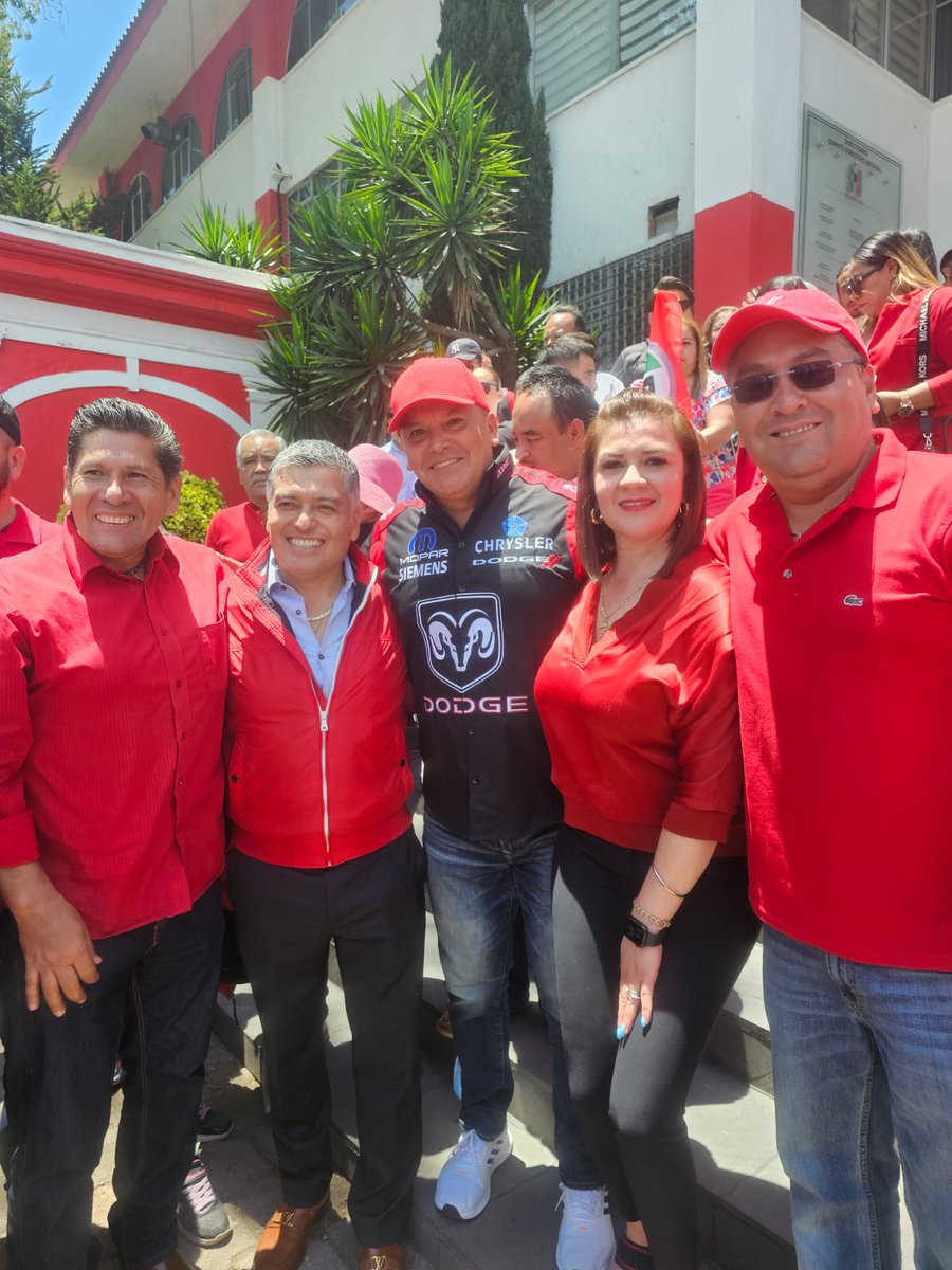 GabrielVazDom's tweet photo. Felicidades @DavidSanchezIsidoro https://t.co/DayCztkvHi