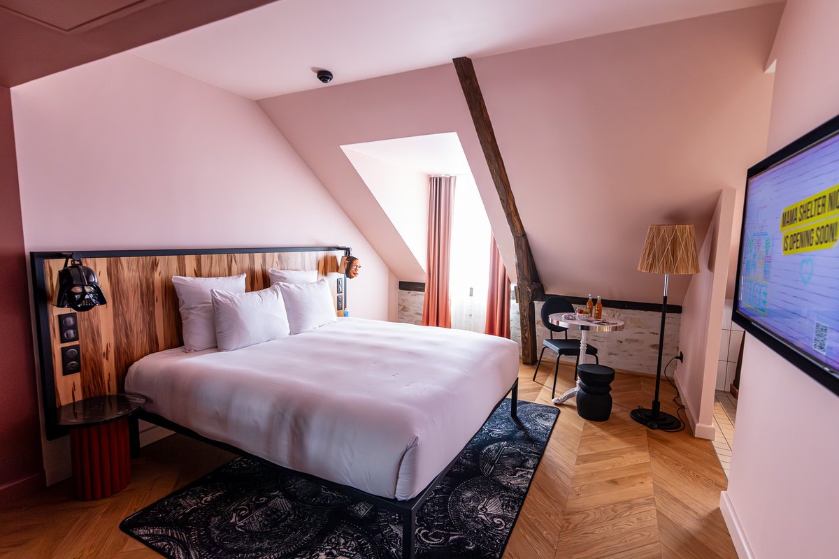 MelleBonPlan's tweet photo. Pour terminer ce séjour à #Rennes nous avons logé dans le nouvel établissement **** #mamashelter ouvert l'année dernière et donnant sur la Place des Lices !
🛏️Mama Shelter Rennes
📍3 Place de la Trinité, 35000 Rennes
#bretagne #illeetvilaine #hotel
📷@NicolasDiolez https://t.co/plkEdcQjWW