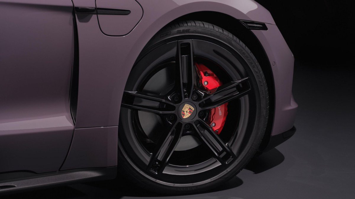 AutosyMas's tweet photo. #PorSiNoLoViste

Con la mira de evolucionar desde la base, #PorscheAG ha firmado un acuerdo con el especialista en el desarrollo de sistemas innovadores de chasis #ClearMotion, para colaborar en una tecnología de #suspensión activa con gran ancho de banda y un #software de captación directa de la superficie de la #carretera para el control proactivo de #chasis.
@porschemexico #noticias #automotive #cars #coches #autos #autonews #rm