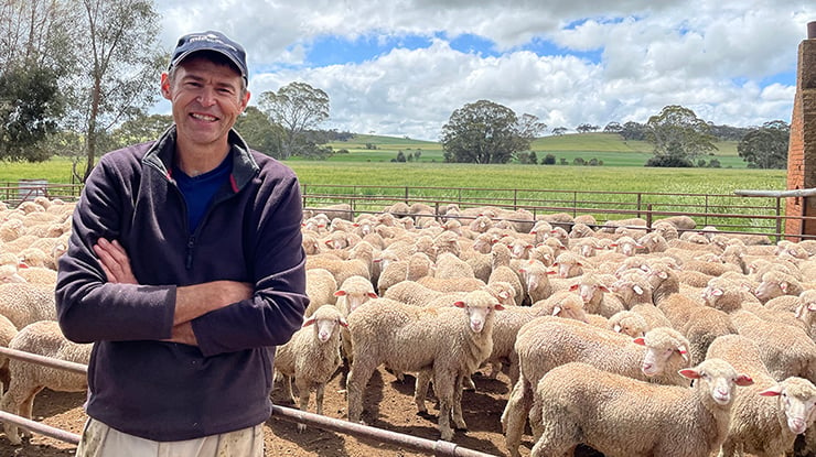 Looking for a contained solution that boosts lambing and ground cover? 🐑 After several dry years, sheep producer Brett Nietschke turned to containment feeding as a solution to maintain ground cover. Learn what happened here 👇 bit.ly/3Uf4KUT