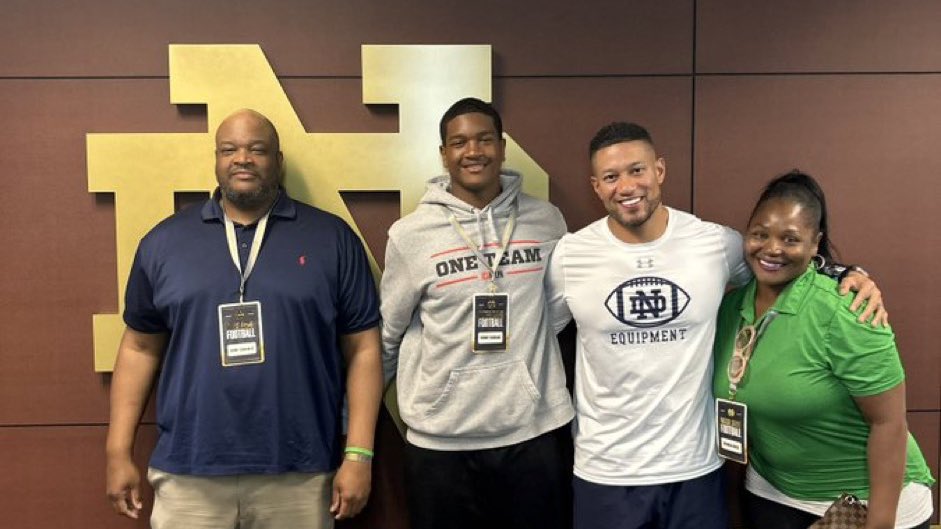 2026 #Rivals250 DE Rodney Dunham (@RodDunham2) got his first look at #NotreDame on Saturday.

The chance to play for national championships and earn a Notre Dame degree impressed him.

“There isn’t anything this school doesn’t have to offer.'

Story: notredame.rivals.com/news/2026-de-t…