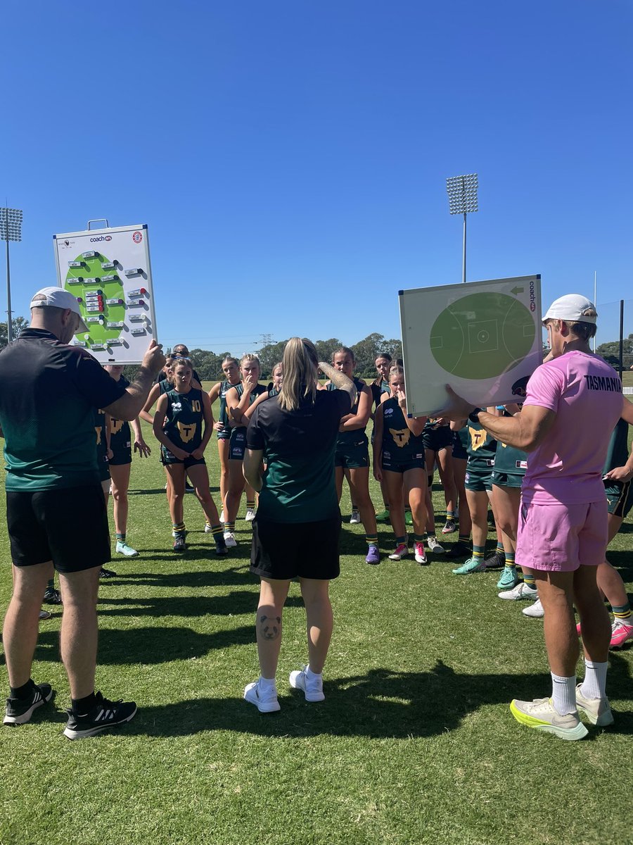 QUARTER TIME It’s a good contest in Blacktown. Matilda Lange, Evie Ward and Evie Bingham are again all finding plenty of the footy. Alice Bowering and Ward have our goals. DEVILS 2.2.14 v SYDNEY 2.1.13 #TheDevilYouKnow