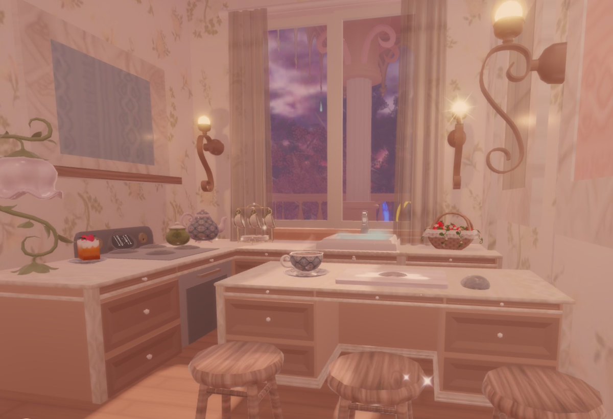 rh_news_today's tweet photo. @RoyaleHighValks My latest floral themed dorm room! 🌷 https://t.co/ElCtJZhvFE