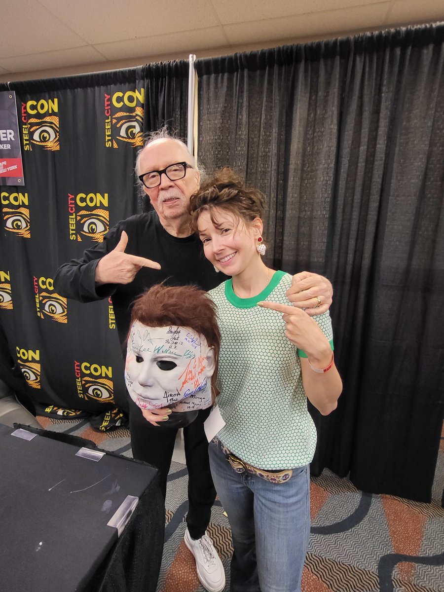 Mr. Carpenter! Thank you for coming to Steel City Con! It was great seeing you had hope you had fun🌟 @TheHorrorMaster @Steelcitycon