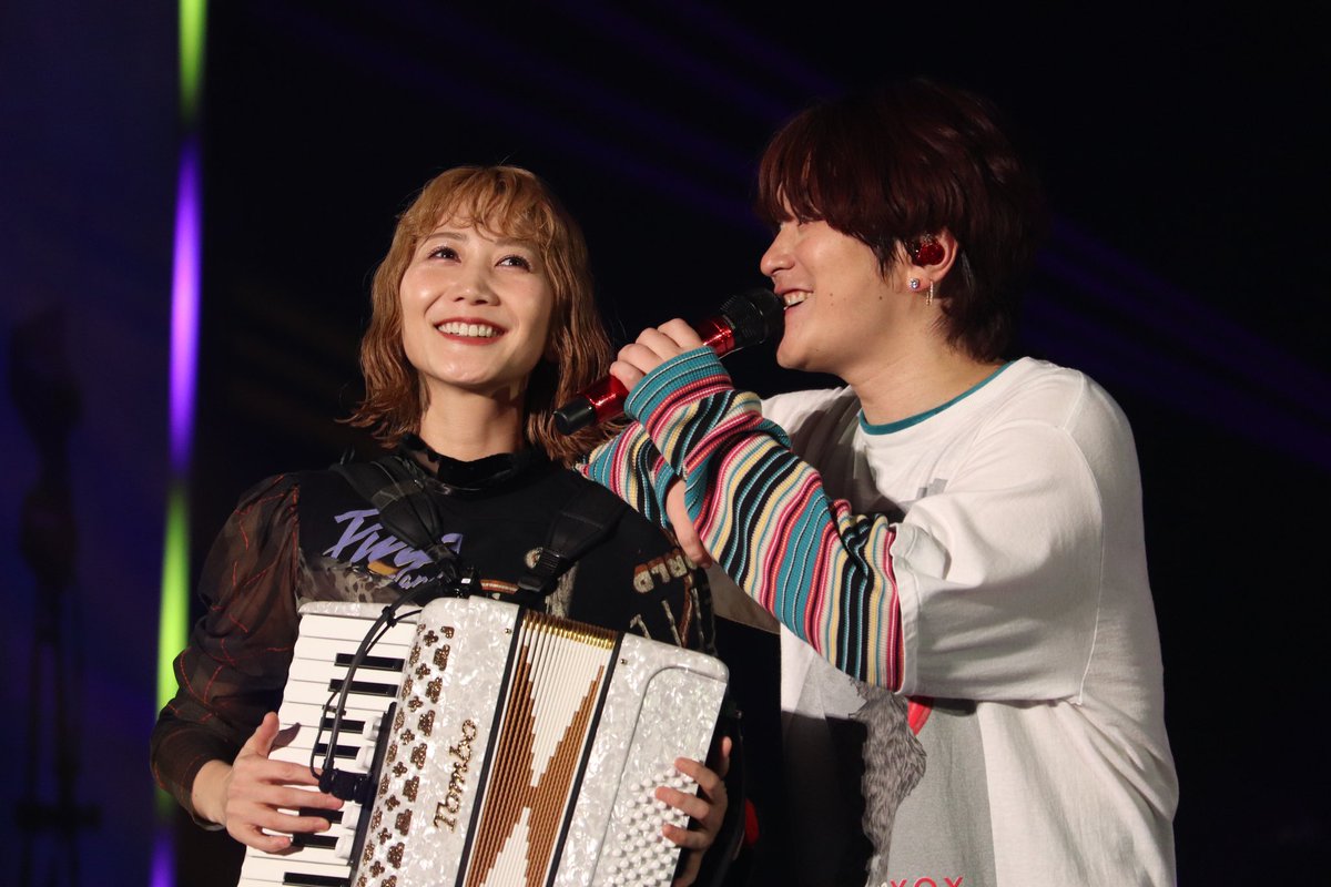 yumarusekaowa's tweet photo. 『Doragon Night』   広島Day2

人はそれぞれ正義があって
争い合うのは仕方ないのかも知れない
だけど僕の正義がきっと
‘’君‘’を傷付けていたんだね

@fromsekaowa 
@saori_skow 

 #深海ネタバレ
 #セカオワ
 #SEKAINOOWARI https://t.co/KiaBOTloh0
