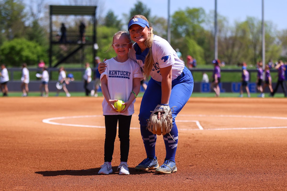 UKsoftball tweet picture