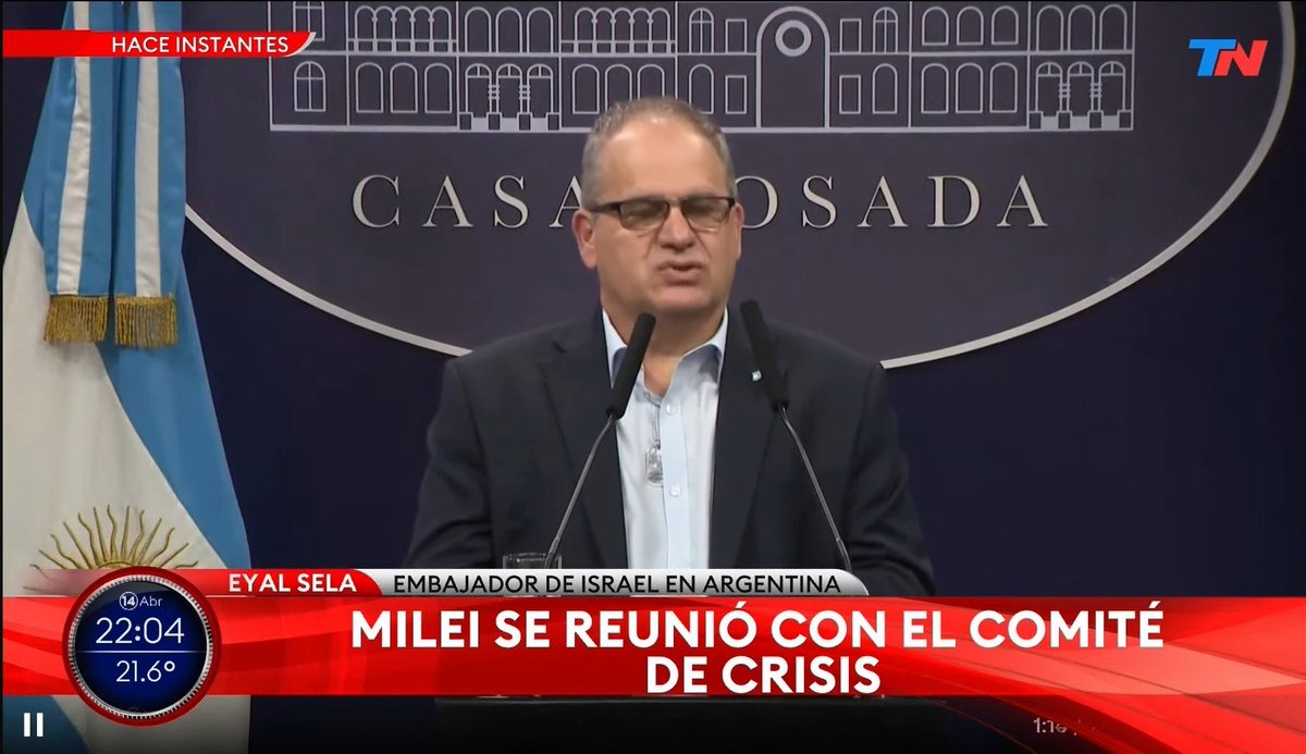 Había una vez un país q se llamó Argentina hasta q lo colonizaron sin necesidad de tirar un solo tiro…