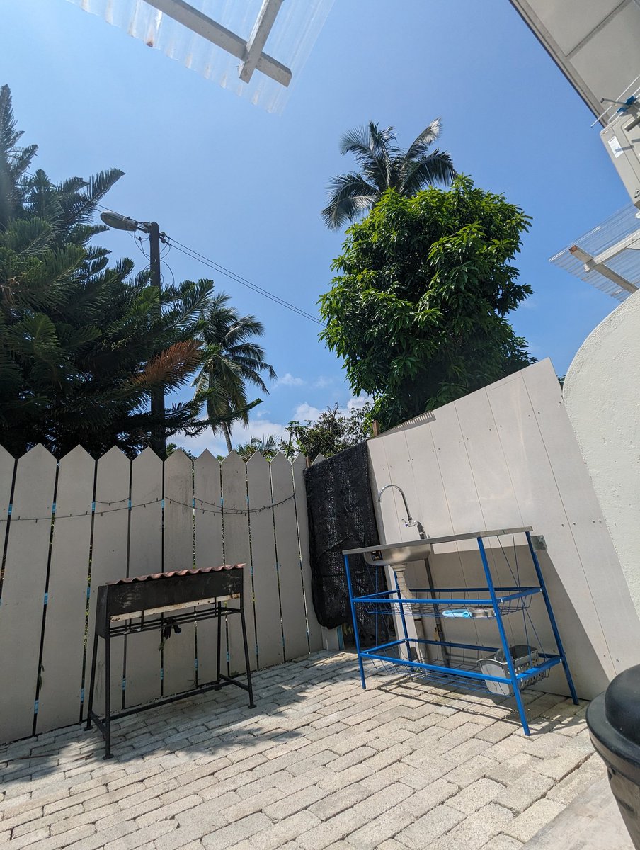 Fix_457's tweet photo. Port baru kat Cherating. Sesuai untuk family kecil atau small group sebab owner ada 4 bilik je. Yang ni studio room. Siap boleh bbq kat belakang. Memang cun gila. ~Backyard Cabana Cottage~ https://t.co/UNW9goC9g6