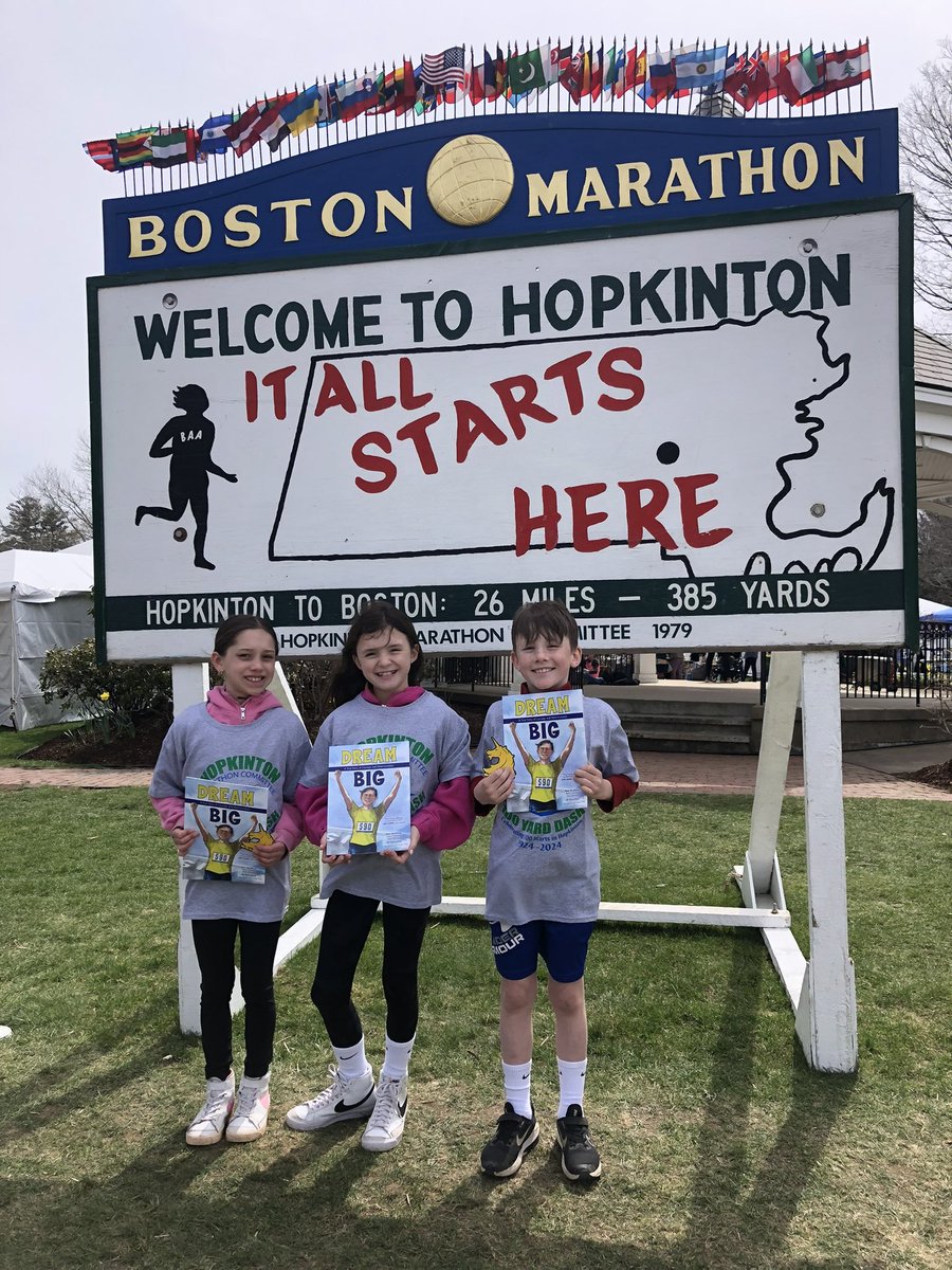 HopMarComm's tweet image. Tucker &amp;amp; Ryder Fleming, and Emma Grucela, Emily Desrochers, and Charlie Desrochers, all of Hopkinton all participated in the HMC 100 Yard Dash on Saturday and posed in front of the HMC’s iconic sign. Photo credit Jim Danahy