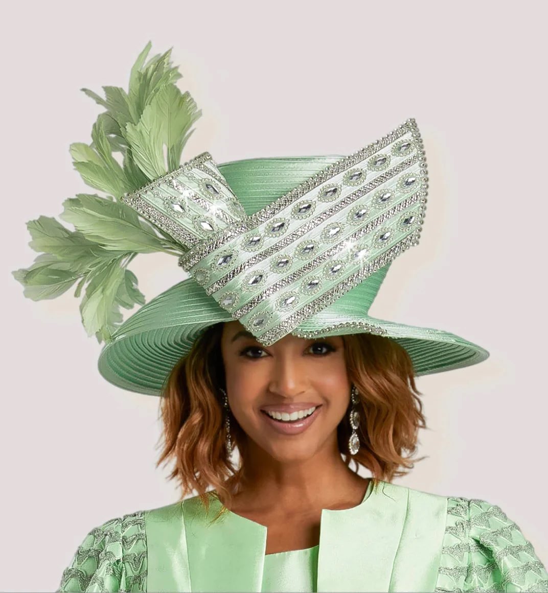 Donna Vinci H5845 Mint Green Hat 
divasdenfashion.com/products/donna… 

#divasdenfashion #churchhat #greenhat #donnavincihat #mintgreen #derbyfashion #derbyhats #donnavinci #rhinestones #feathers #couturemillinery #madhatter #hatinator #hatfashion #couturehat #cogicgrand #cogichat #millinery