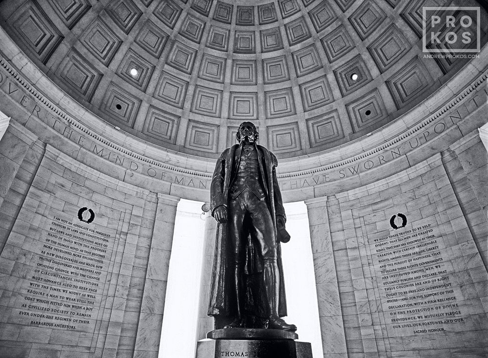 2/ The interior of the Jefferson Memorial in Washington, DC, features several inscriptions from the writings of Thomas Jefferson.

The inscription on the northeast interior panel draws from multiple documents.

In reference to enslaved Blacks, it states:

'Nothing is more…