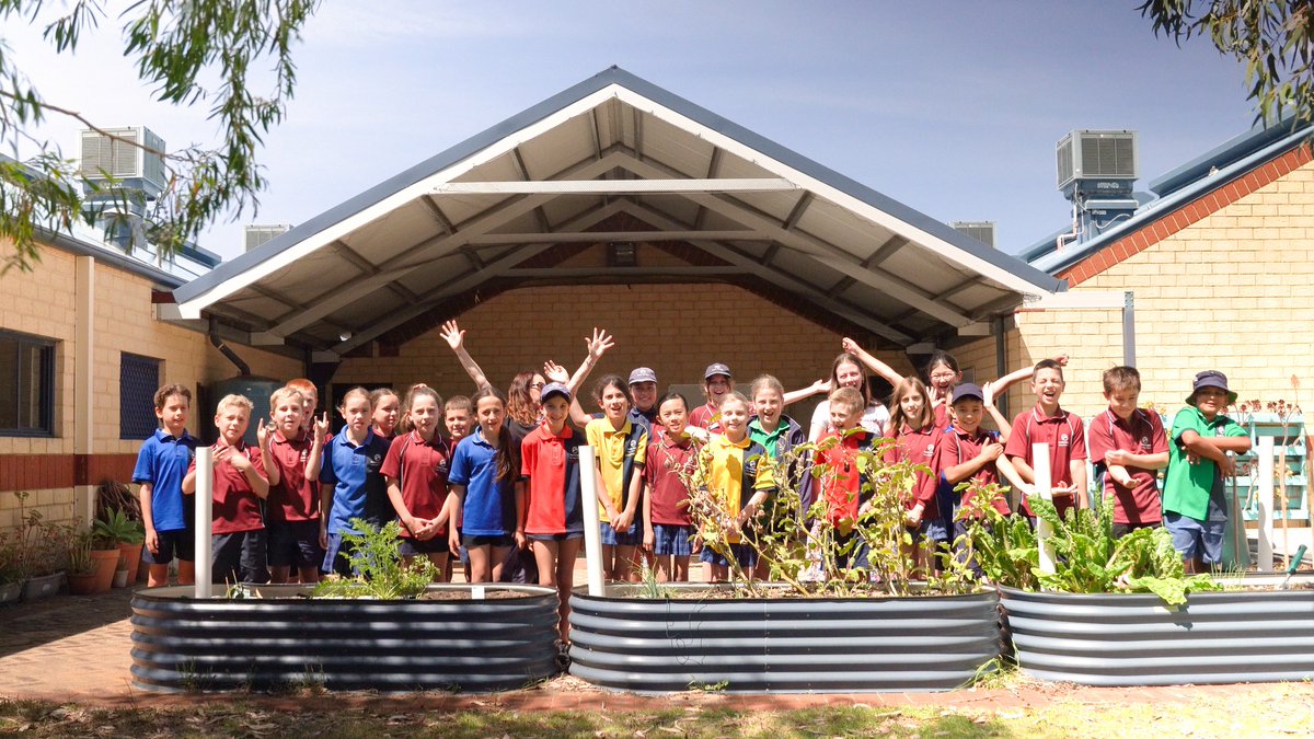 DWER_WA's tweet image. Calling all #WesternAustralian teachers!
With students heading back to the classroom this week, are you looking for educational resources that feature lessons on #sustainability? Look no further than the #WasteSorted Schools Program More: ow.ly/q8Ea50R1RGU