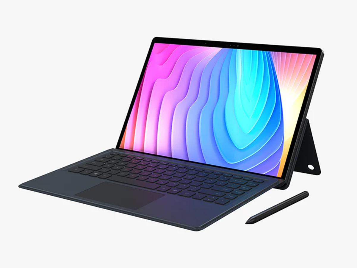 pc_watch's tweet image. Ryzen 7 8840U搭載し、モニターとしても使える“3in1”タブレット「MINISFORUM V3」本日発売 pc.watch.impress.co.jp/docs/news/1584…