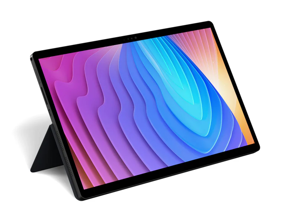 pc_watch's tweet image. Ryzen 7 8840U搭載し、モニターとしても使える“3in1”タブレット「MINISFORUM V3」本日発売 pc.watch.impress.co.jp/docs/news/1584…