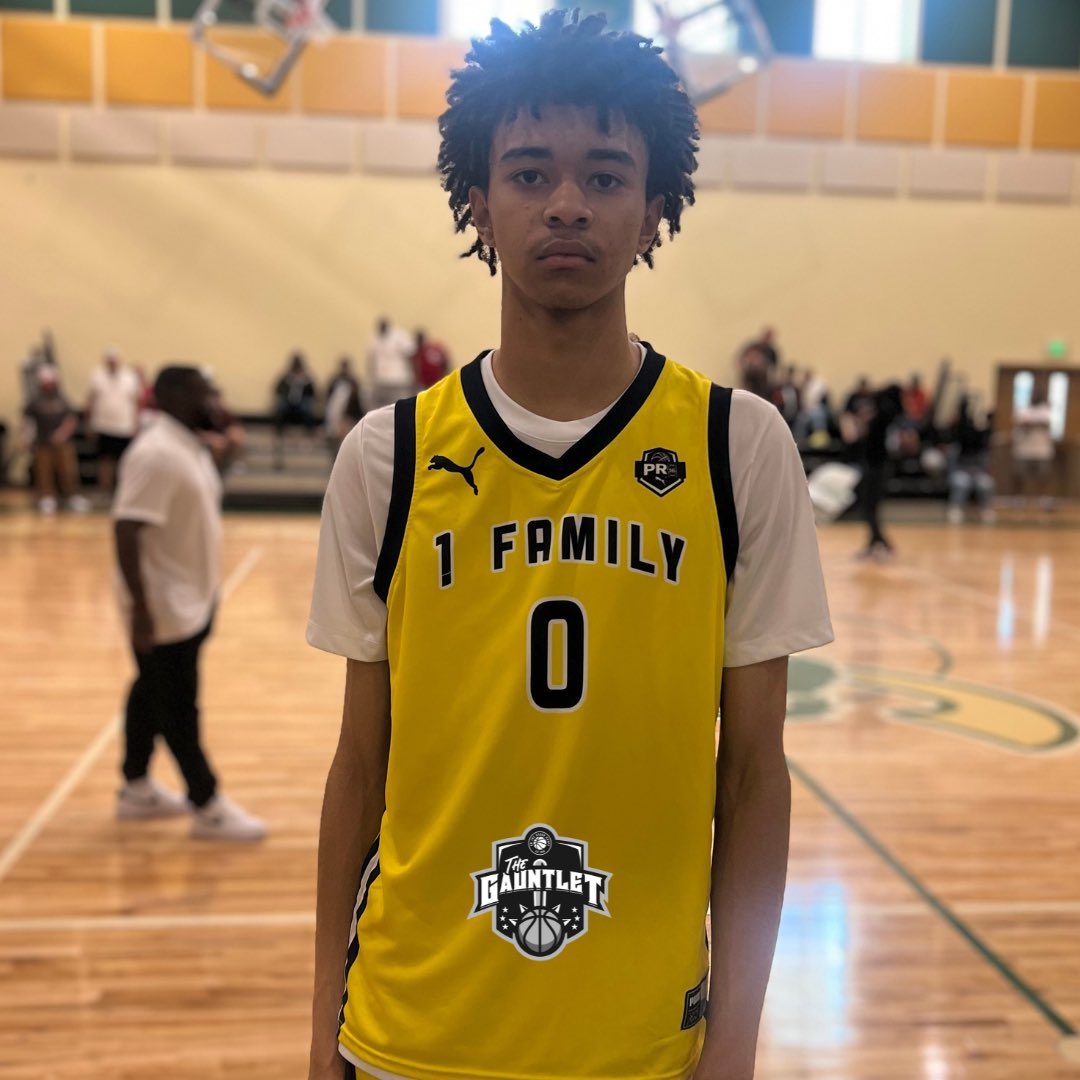 @Markelholmes3 @OntheRadarHoops @OTRHoops @TaiYoungHoops @904Elitehoops @DrKrisWatkins @JL_Hemingway @Proven_Prospect @RossVDG14 @sjp_athletics @Marrigobrazy @SE_Elite_3SSB @sunshine_elite Camden Cooper, 6’5” 2028 wing has one of the best shooting strokes in the nation. He splashed in 10 threes en route to scoring 32 points today. Cooper has the frame, range and mechanics to be a high level prospect. @1FamilyHoops