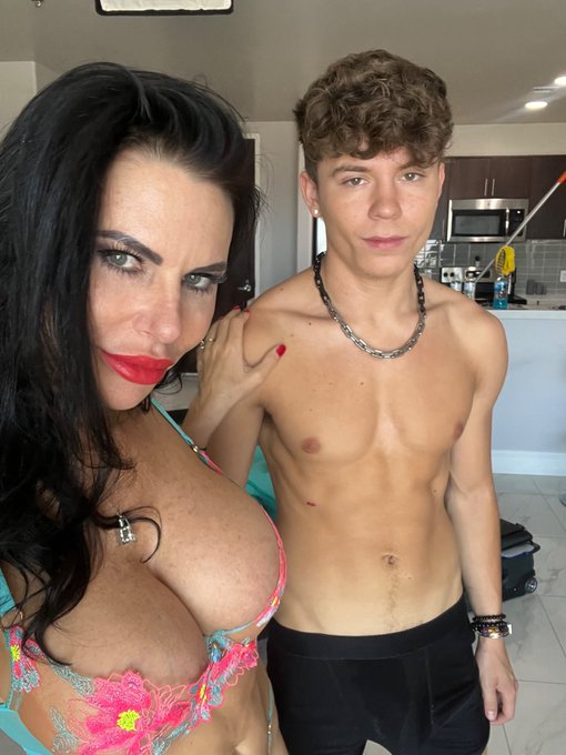 I found a new stepson ❤️so much fun taking that BWC pounding🪵 How cute is he OMG ❌❤️❌ Ready for video<a href="/tag/mvsales"class="tags"><span>#mvsales</span></a>