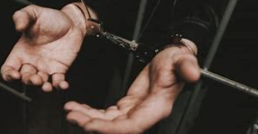 국민이 선택한 여소야대

예상되는 거야 의정 폭거
윤 정부 발목잡기를 넘어
윤석열 정부 전복을
공공연히 떠들고 있는
이재명 조국 양대 죄인에 대하여
국민의 감시가 절대 필요하다
야권의 사법부 압박을
좌시해선 않된다