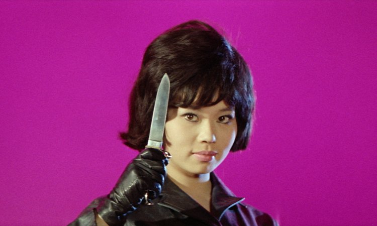 DavideDG1975's tweet photo. L'esordio di Yasuharu Hasebe, BLACK TIGHT KILLERS, in BRD @FilmsRadiance è una deliziosa fantasia pop giapponese. L'influenza dichiarata è il primo James Bond (siamo nel 1966) ma oltre alla lezione del mentore Seijun Suzuki, si respira un'idea di cinema molto vicina a Mario Bava. https://t.co/ByTfzzXxSu