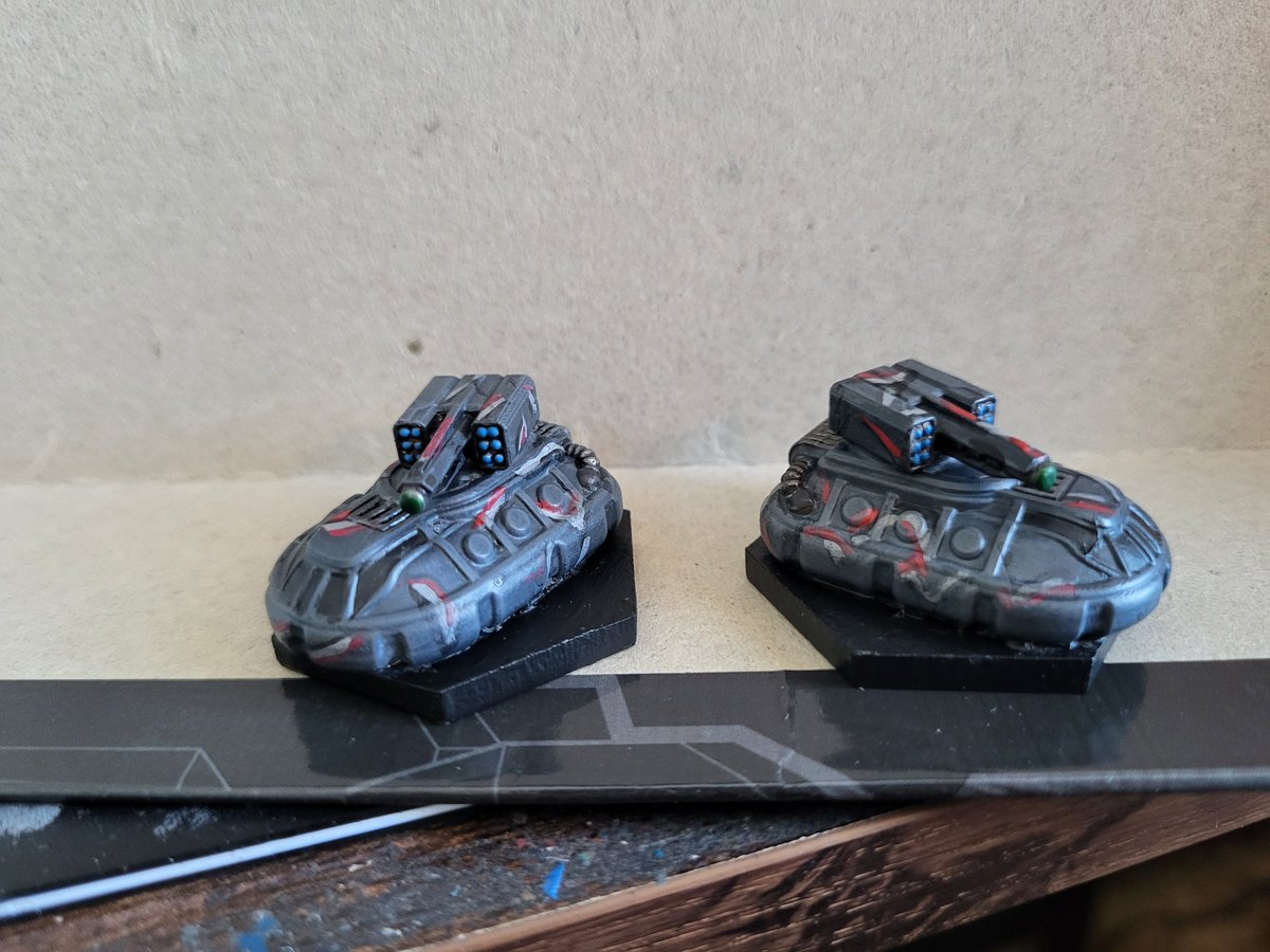 DigiArcStudio's tweet photo. Repainted my #DeathRayDesigns hovertanks for my Concordat Commandos.

2 Pegasus and 2 Maxim hovertanks.

Almost done with this company. 4 mechs and 4 battle armor in green camo remaining.

#Battletech https://t.co/W6BzsuyC1e